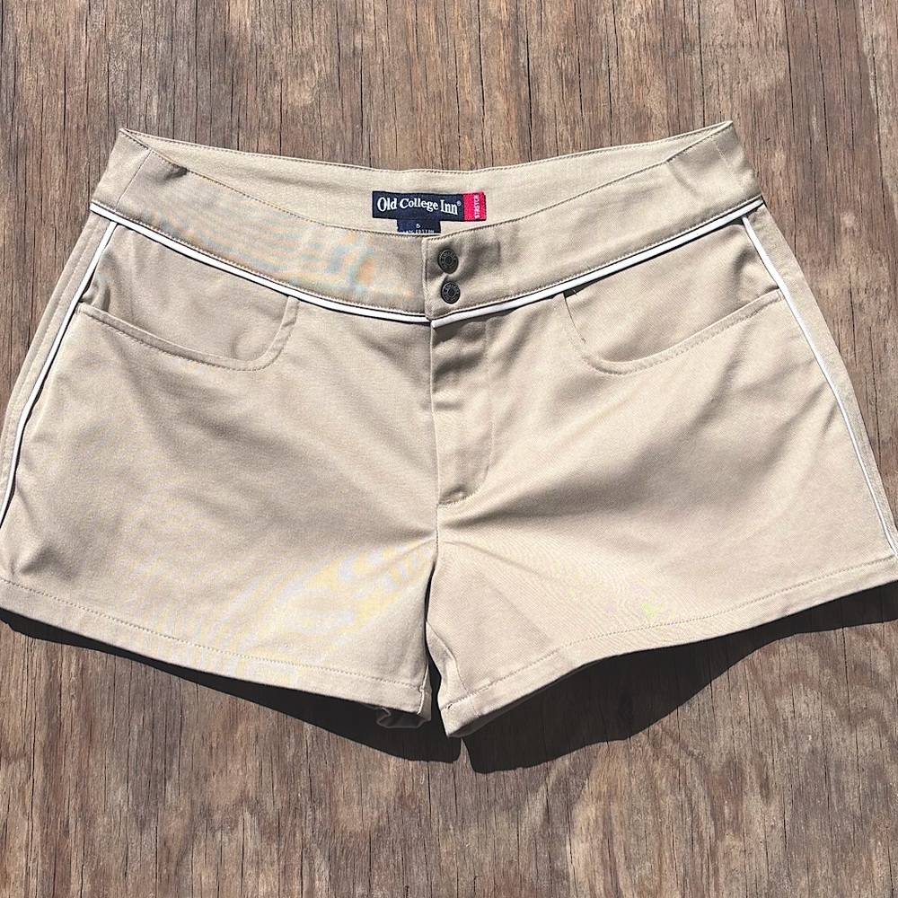 Vintage Old College Inn Khaki Shorts!